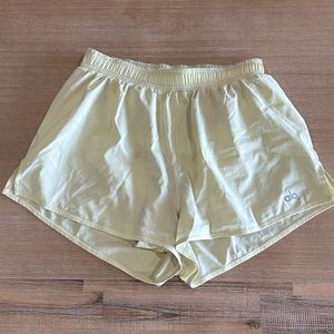 Alo Yoga STRIDE RUNNING SHORT size small